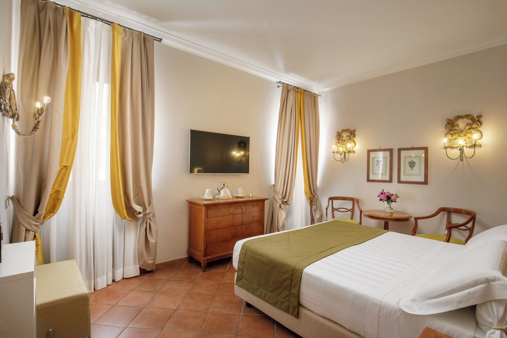 Hotel Mozart — Hotel rooms in Rome, Lazio