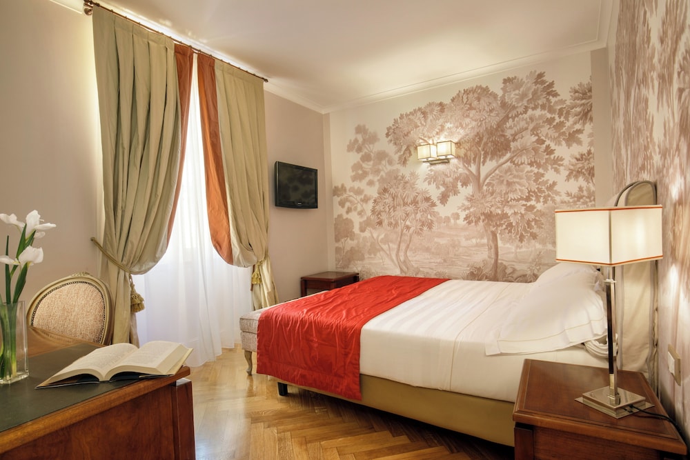 Hotel Mozart — Hotel rooms in Rome, Lazio