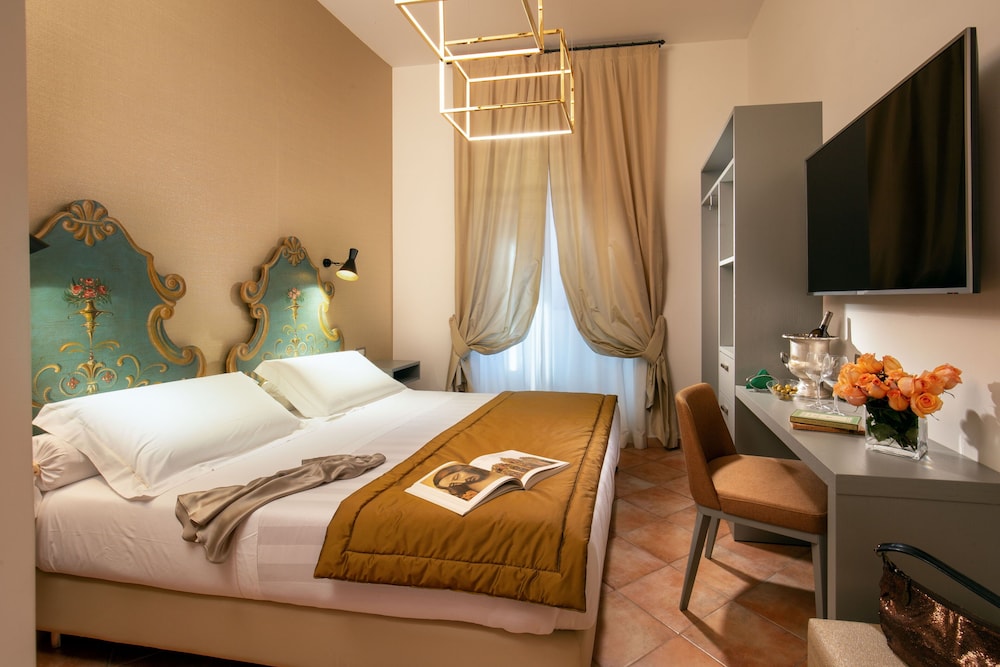 Hotel Mozart — Hotel rooms in Rome, Lazio