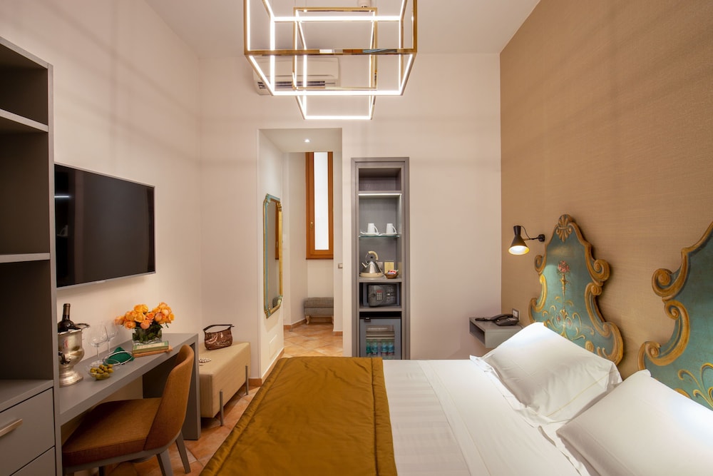 Hotel Mozart — Hotel rooms in Rome, Lazio