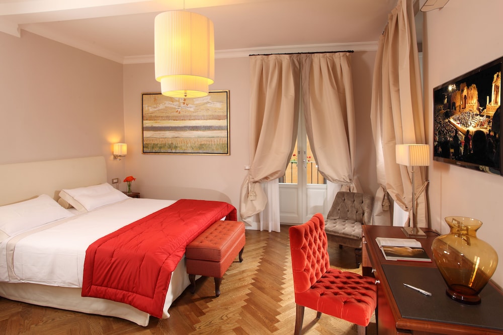 Hotel Mozart — Hotel rooms in Rome, Lazio