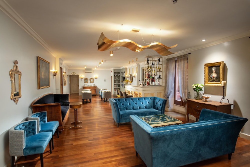 Hotel Mozart — Restaurant & bars in Rome, Lazio