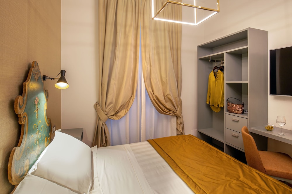 Hotel Mozart — Hotel rooms in Rome, Lazio