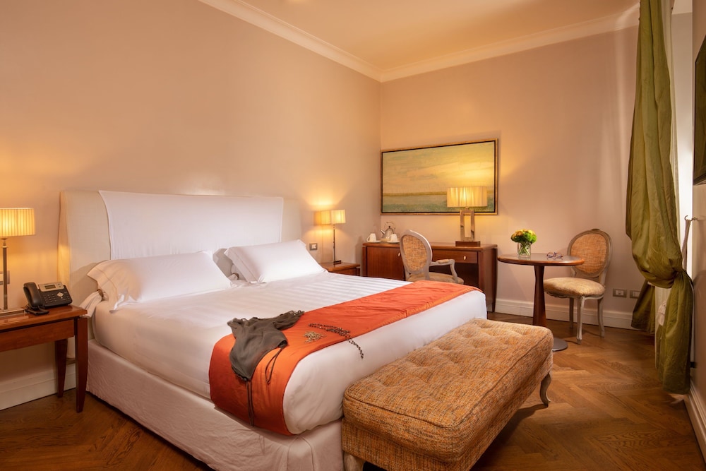 Hotel Mozart — Hotel rooms in Rome, Lazio