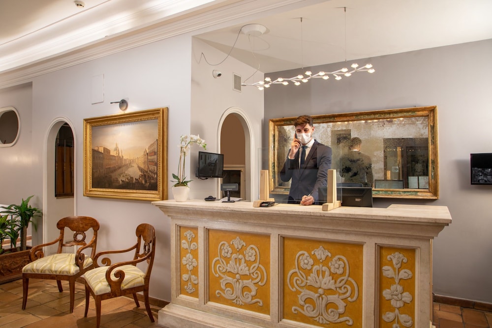 Hotel Mozart — Hotel building in Rome, Lazio