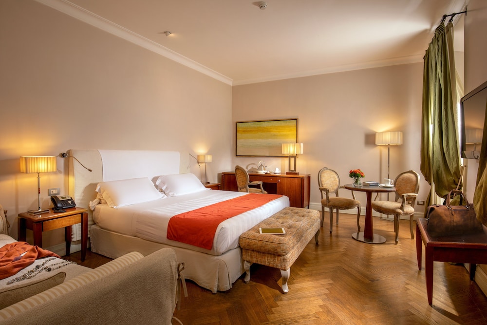 Hotel Mozart — Hotel rooms in Rome, Lazio