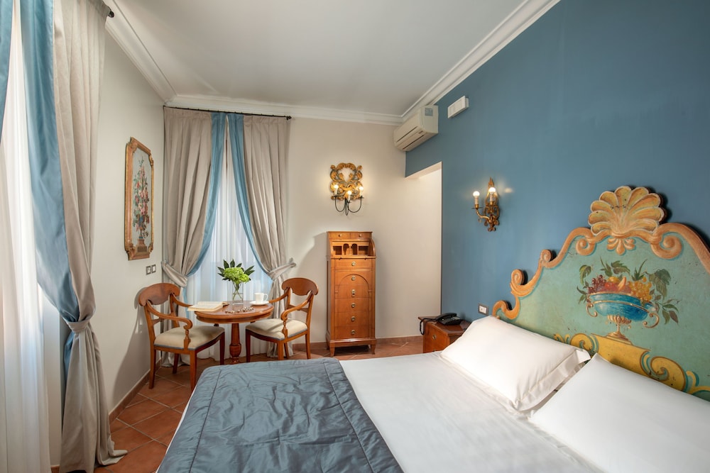 Hotel Mozart — Hotel rooms in Rome, Lazio