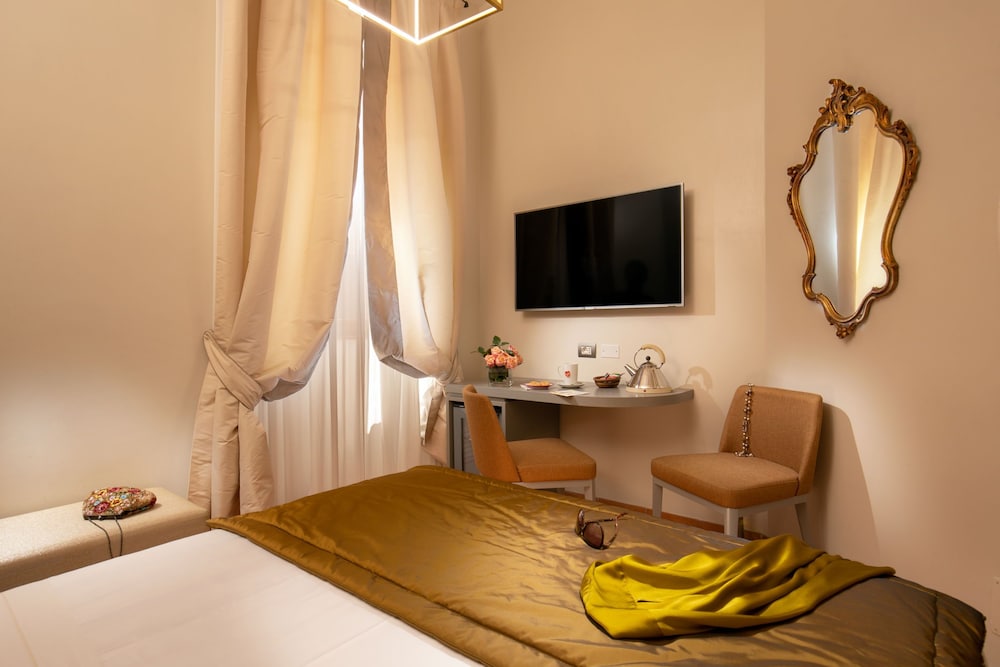 Hotel Mozart — Hotel rooms in Rome, Lazio