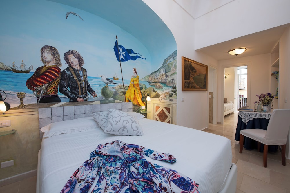 Hotel Antica Repubblica — Hotel rooms in Amalfi, Campania