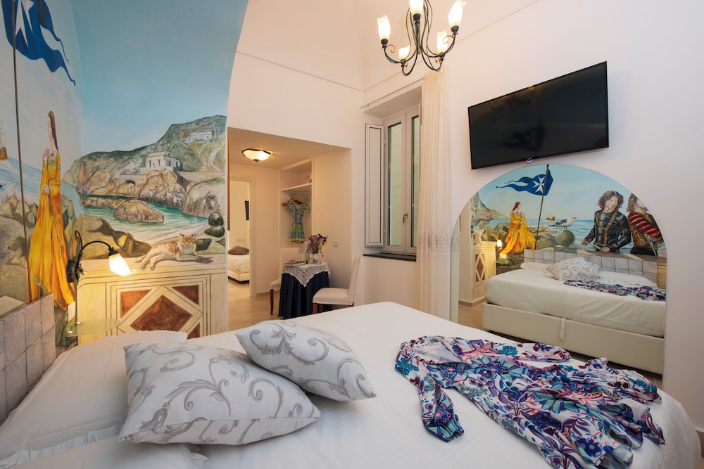 Hotel Antica Repubblica — Hotel rooms in Amalfi, Campania