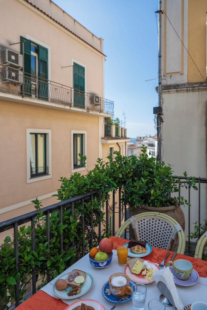 Hotel Antica Repubblica — Hotel building in Amalfi, Campania