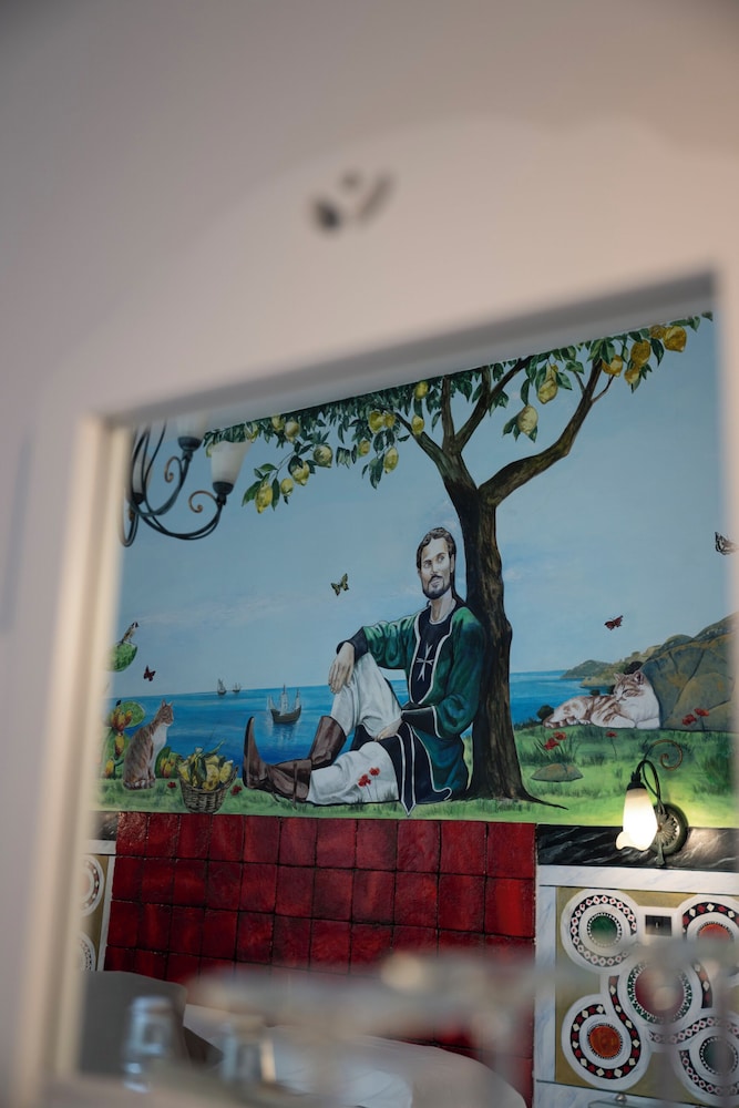 Hotel Antica Repubblica — Hotel rooms in Amalfi, Campania