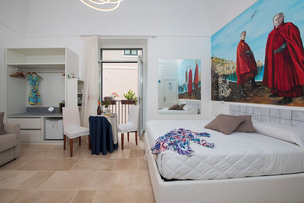 Hotel Antica Repubblica — Hotel rooms in Amalfi, Campania