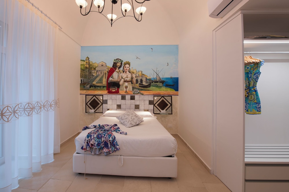 Hotel Antica Repubblica — Hotel rooms in Amalfi, Campania