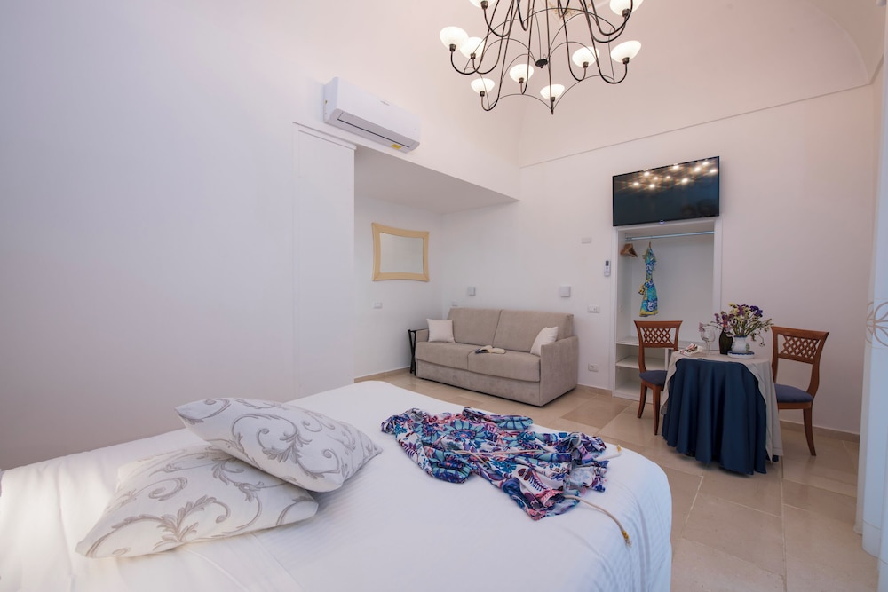 Hotel Antica Repubblica — Hotel rooms in Amalfi, Campania