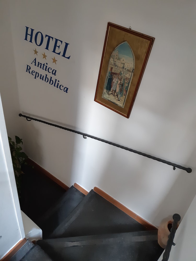 Hotel Antica Repubblica — Hotel rooms in Amalfi, Campania