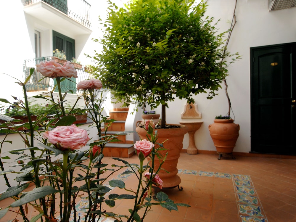 Hotel Antica Repubblica — Hotel building in Amalfi, Campania