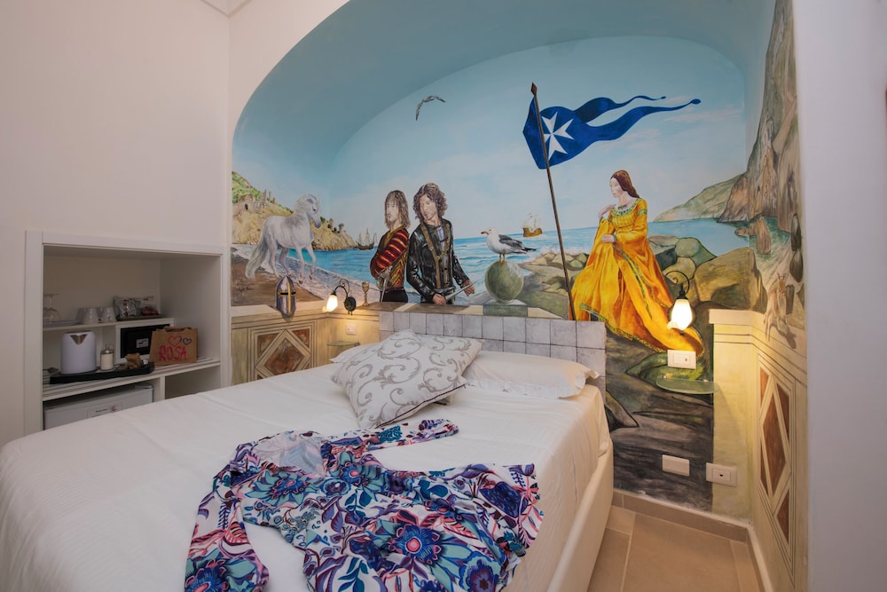 Hotel Antica Repubblica — Hotel rooms in Amalfi, Campania