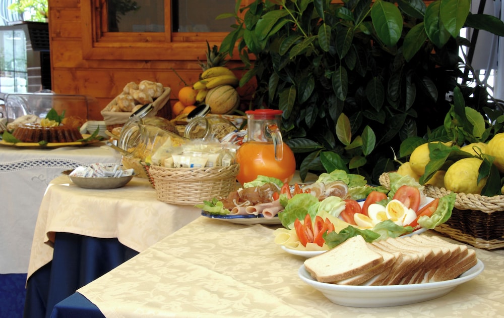 Hotel Antica Repubblica — Restaurant & bars in Amalfi, Campania