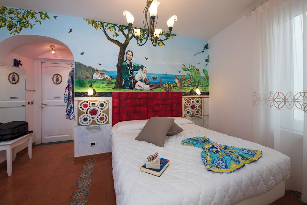 Hotel Antica Repubblica — Hotel rooms in Amalfi, Campania