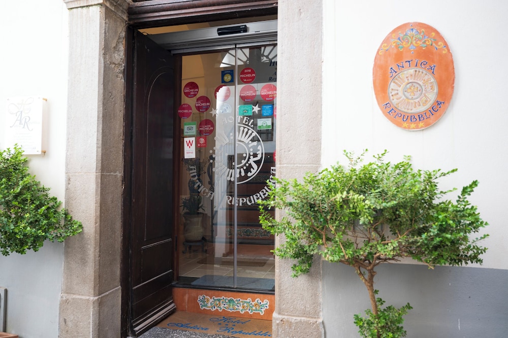 Hotel Antica Repubblica — Hotel building in Amalfi, Campania