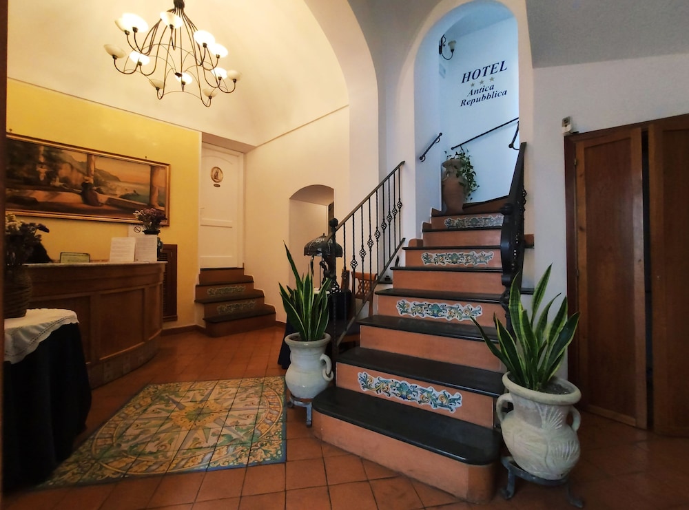 Hotel Antica Repubblica — Hotel building in Amalfi, Campania