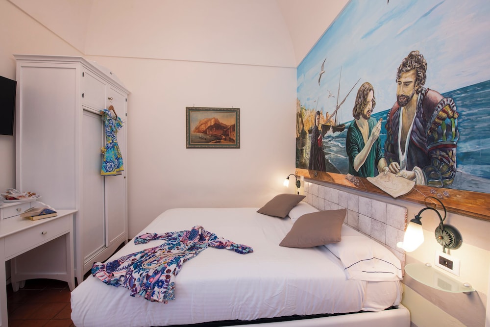 Hotel Antica Repubblica — Hotel rooms in Amalfi, Campania