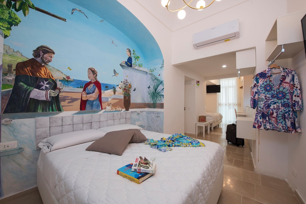 Hotel Antica Repubblica — Hotel rooms in Amalfi, Campania