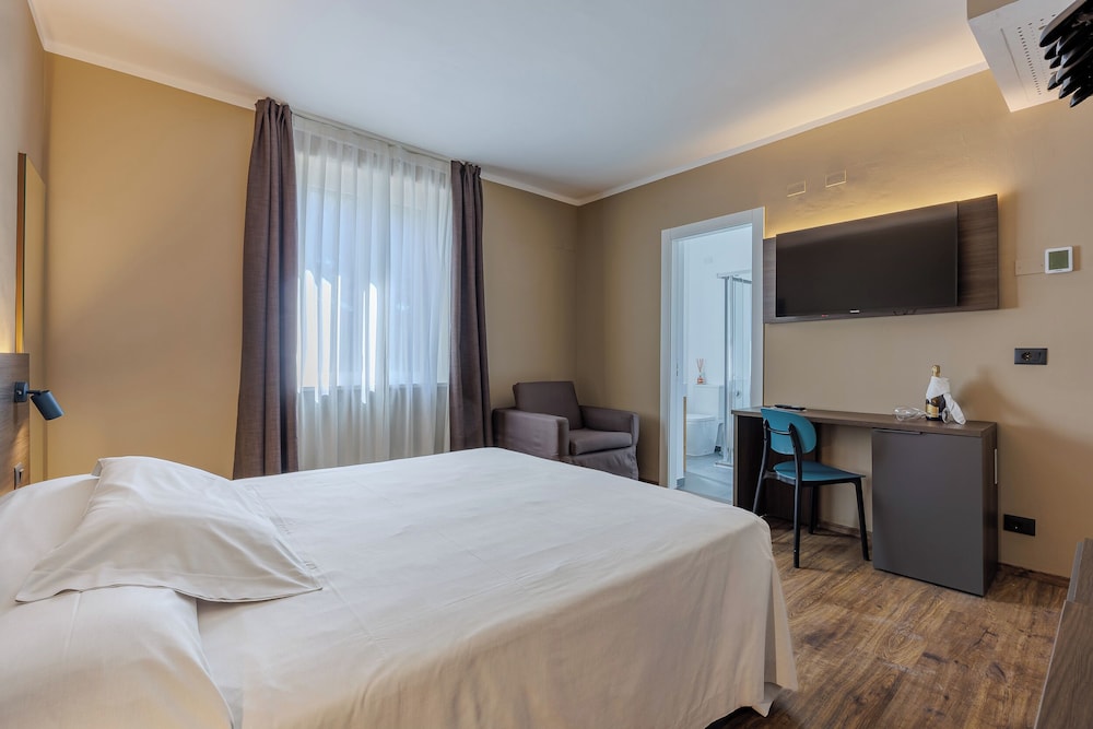 San Marco — Hotel rooms in Bardolino, Veneto