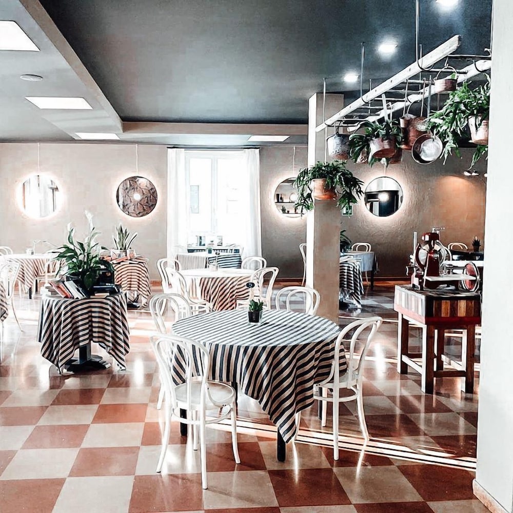 San Marco — Restaurant & bars in Bardolino, Veneto