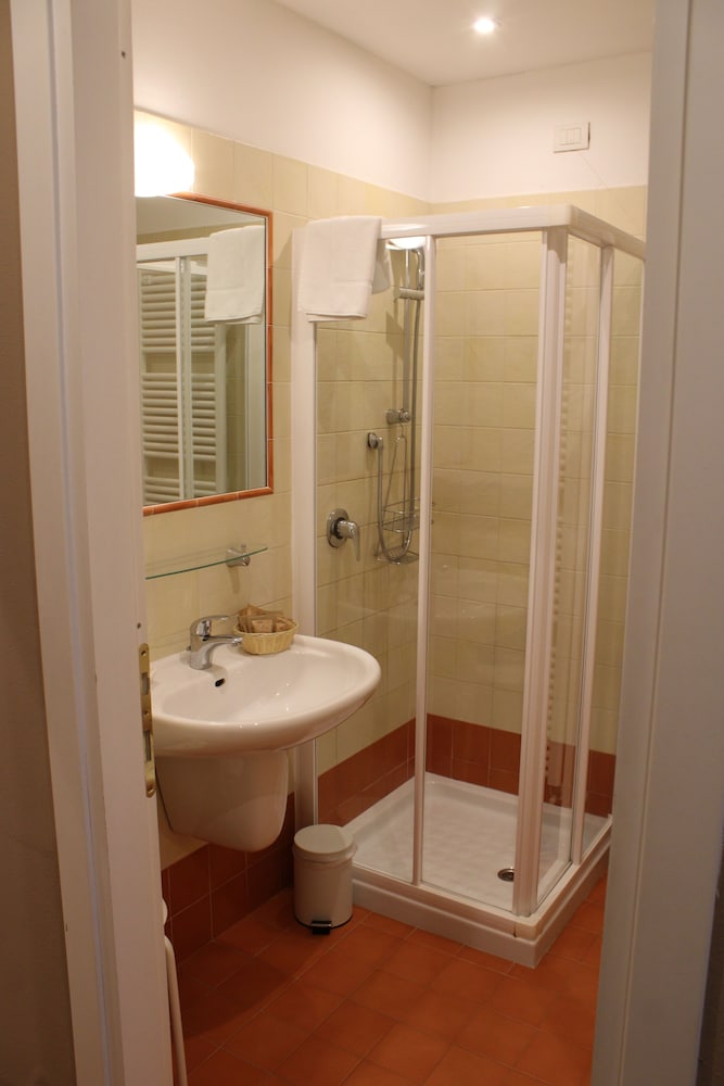 San Marco — Hotel rooms in Bardolino, Veneto
