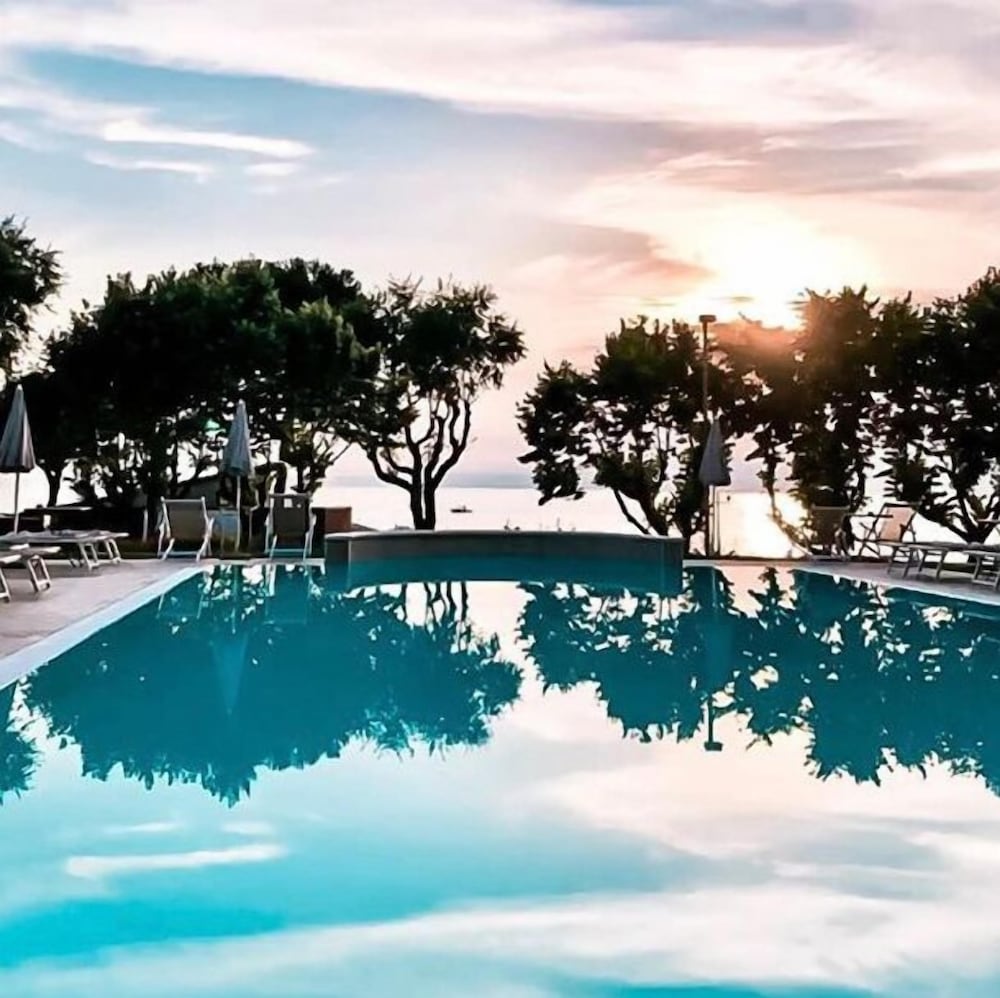 San Marco — Swimming pool in Bardolino, Veneto