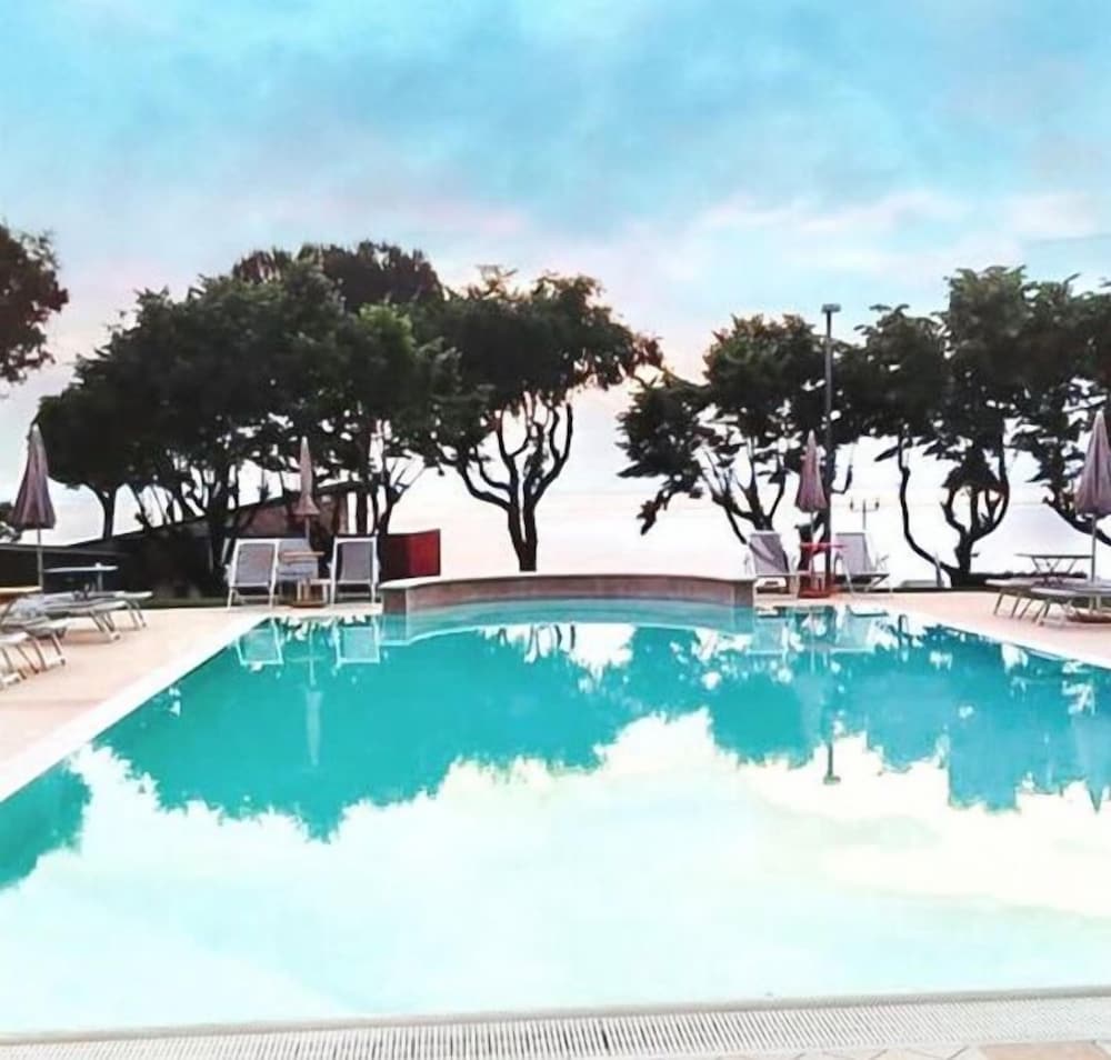 San Marco — Swimming pool in Bardolino, Veneto