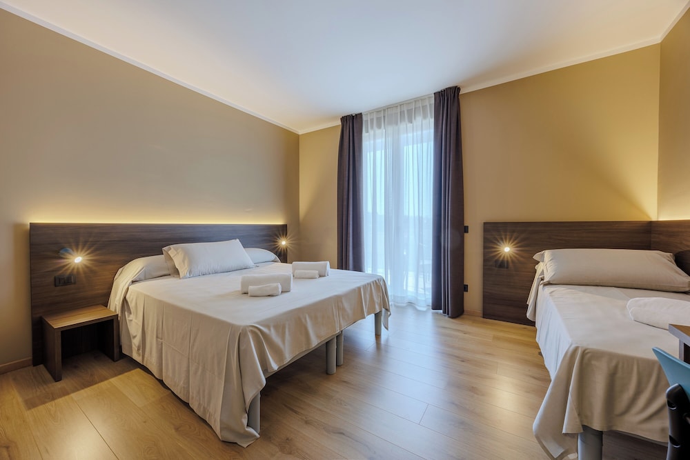San Marco — Hotel rooms in Bardolino, Veneto