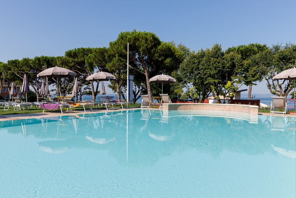 San Marco — Swimming pool in Bardolino, Veneto