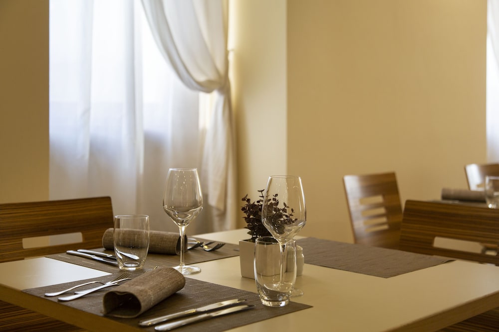 Hotel Antico Borgo — Restaurant & bars in Riva del Garda, Trentino-Alto Adige