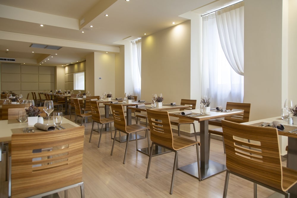 Hotel Antico Borgo — Restaurant & bars in Riva del Garda, Trentino-Alto Adige
