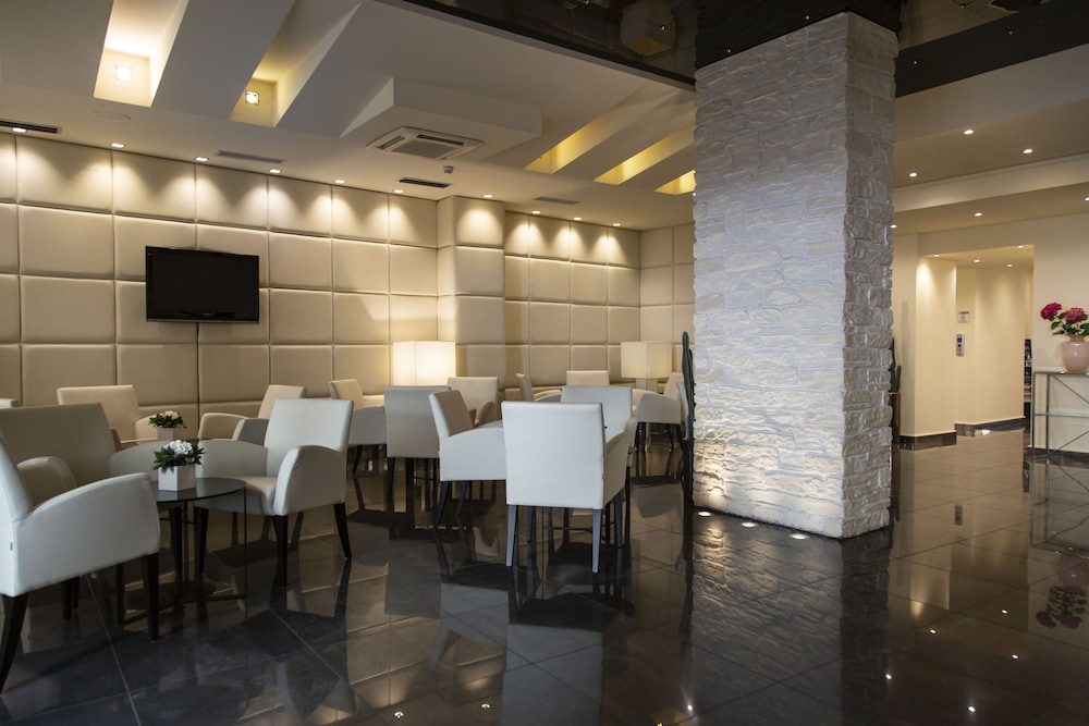 Hotel Antico Borgo — Restaurant & bars in Riva del Garda, Trentino-Alto Adige