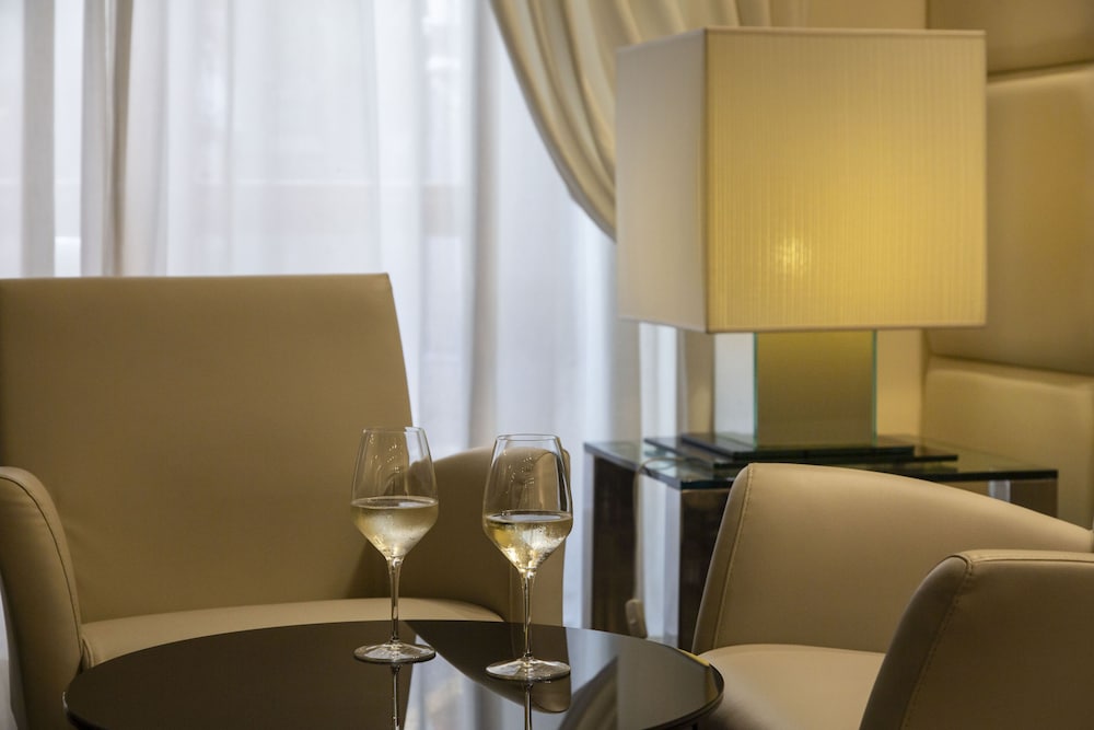 Hotel Antico Borgo — Restaurant & bars in Riva del Garda, Trentino-Alto Adige