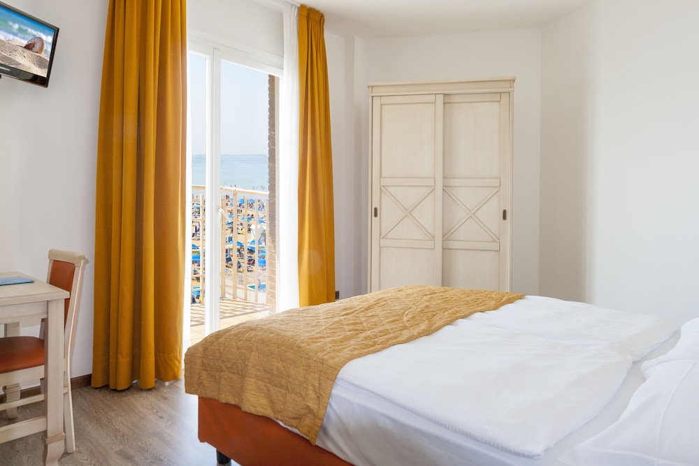 Regent's Hotel — Hotel rooms in Jesolo, Veneto