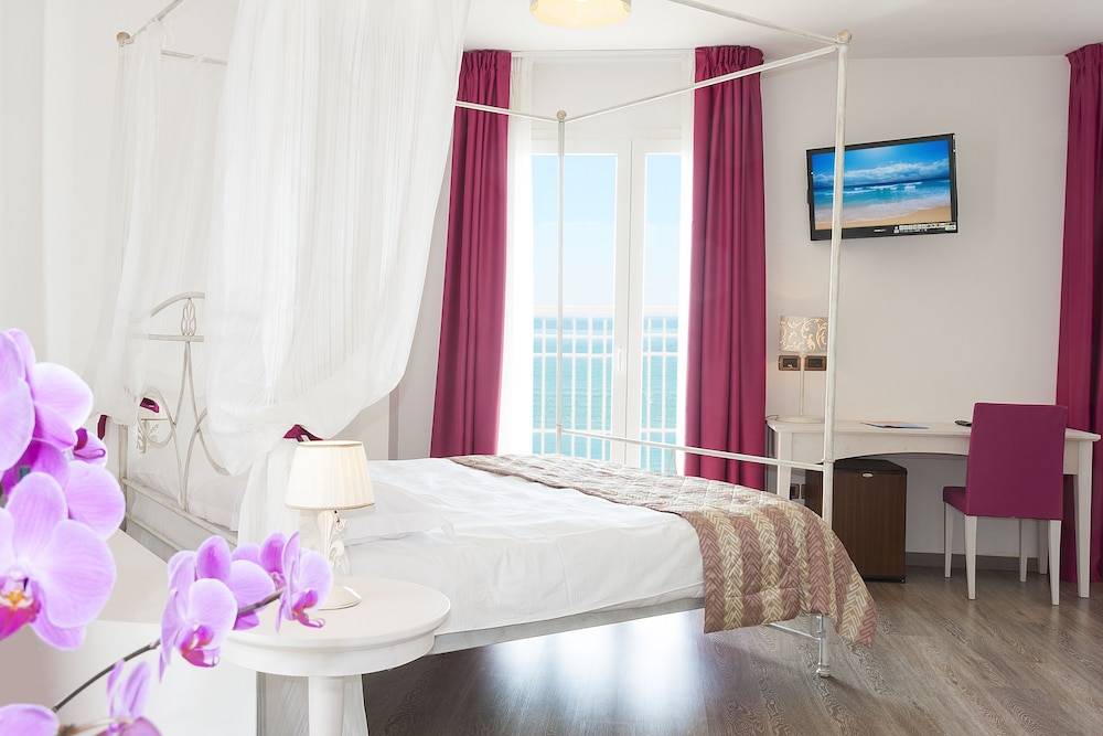 Regent's Hotel — Hotel rooms in Jesolo, Veneto