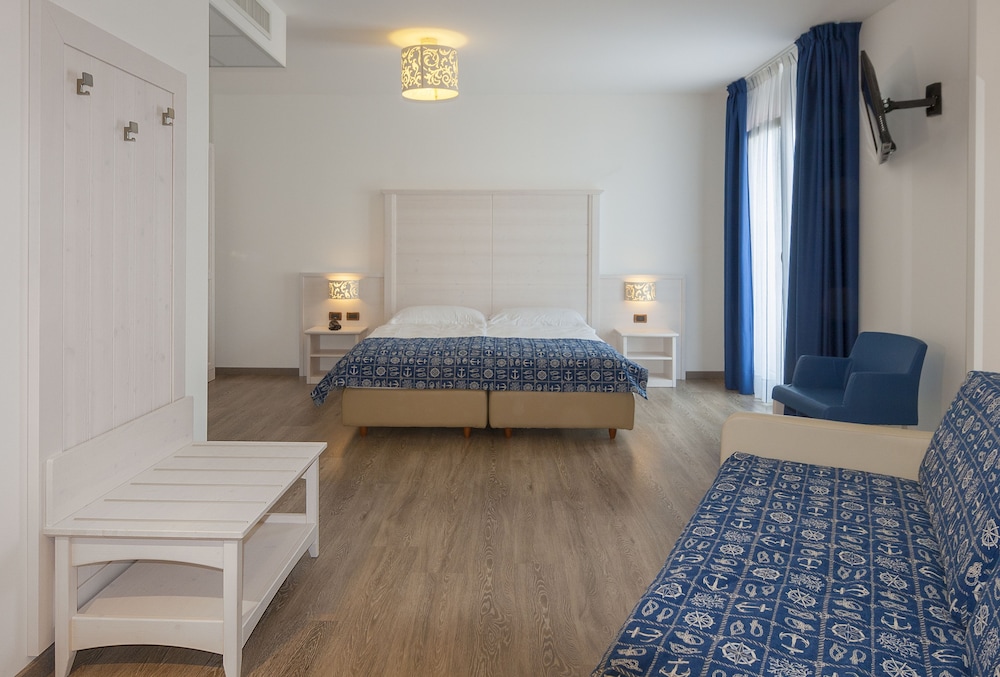 Regent's Hotel — Hotel rooms in Jesolo, Veneto