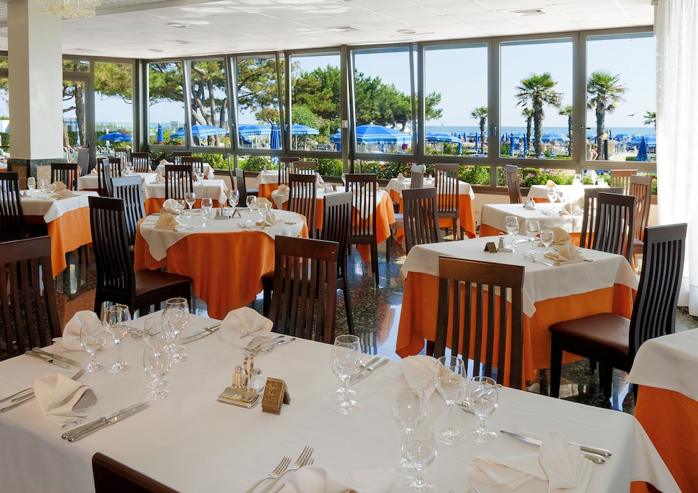 Regent's Hotel — Restaurant & bars in Jesolo, Veneto