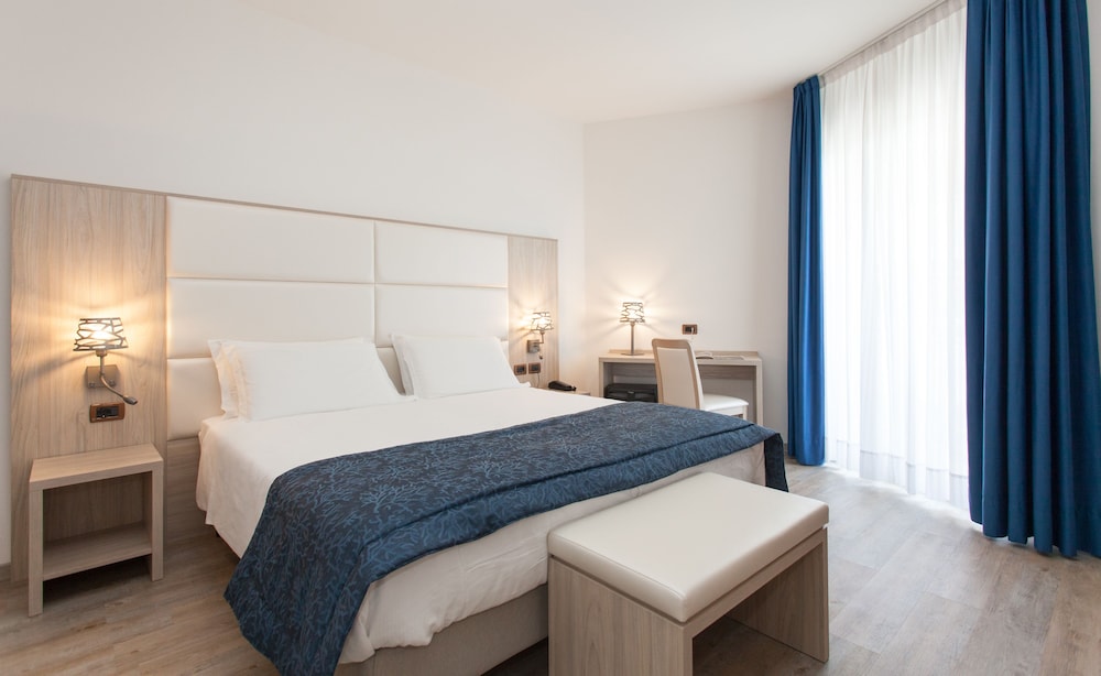 Regent's Hotel — Hotel rooms in Jesolo, Veneto