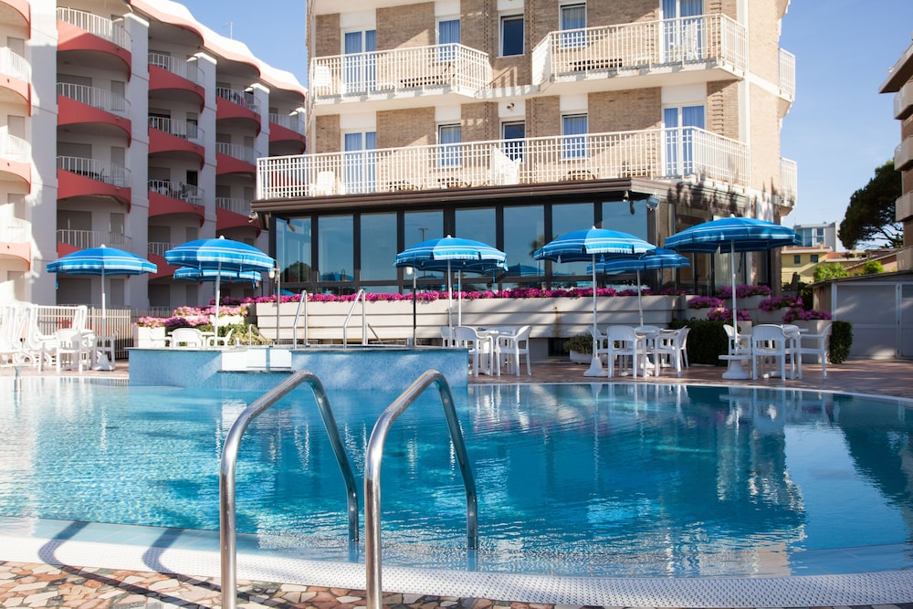 Regent's Hotel — Swimming pool in Jesolo, Veneto