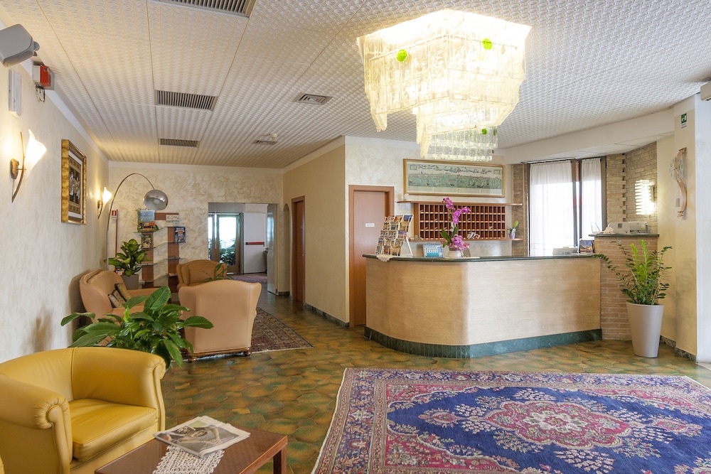 Regent's Hotel — Hotel building in Jesolo, Veneto