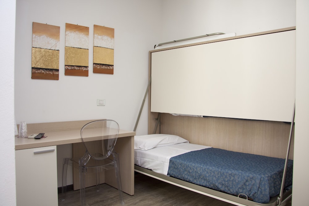 Hotel Ca' Serena — Hotel rooms in Sirmione, Lombardy