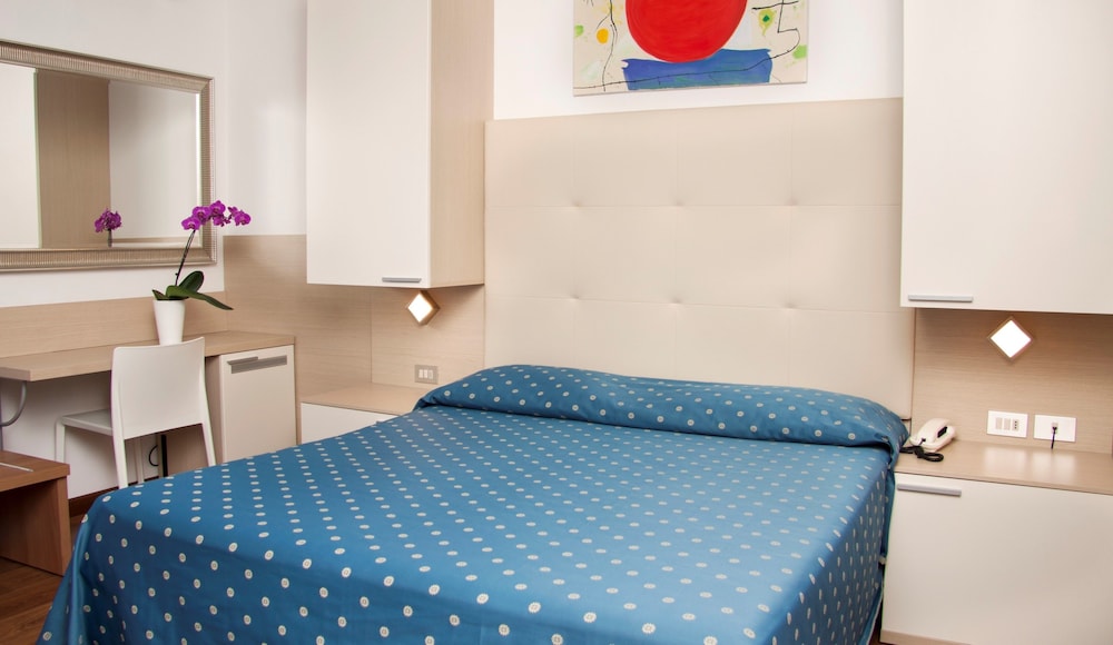 Hotel Ca' Serena — Hotel rooms in Sirmione, Lombardy