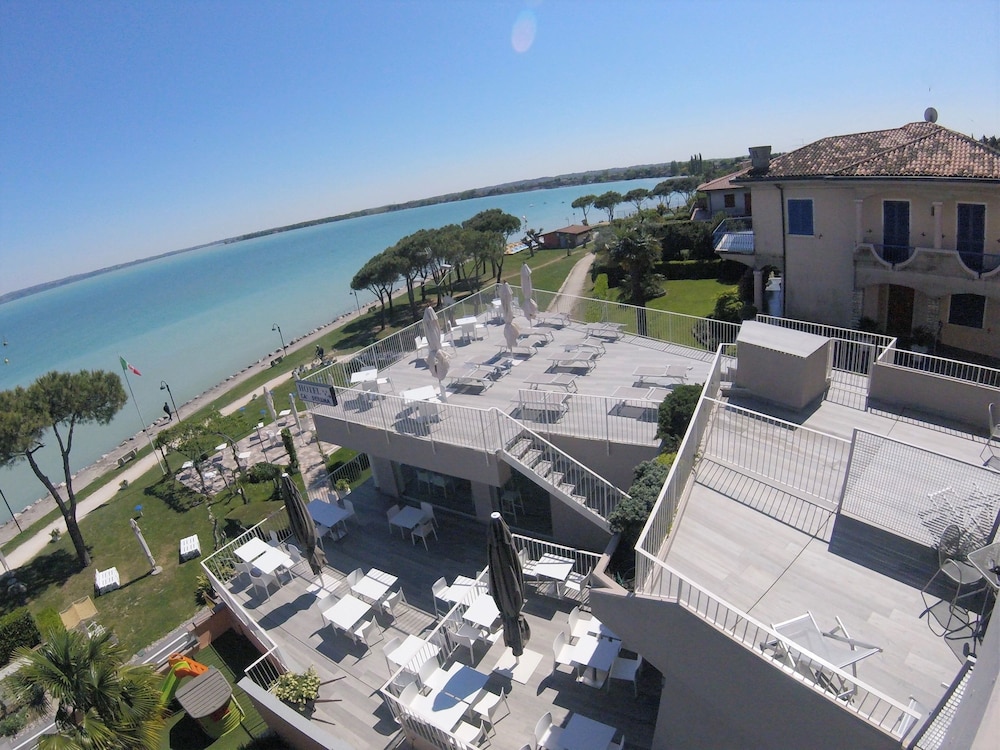 Hotel Ca' Serena — Restaurant & bars in Sirmione, Lombardy
