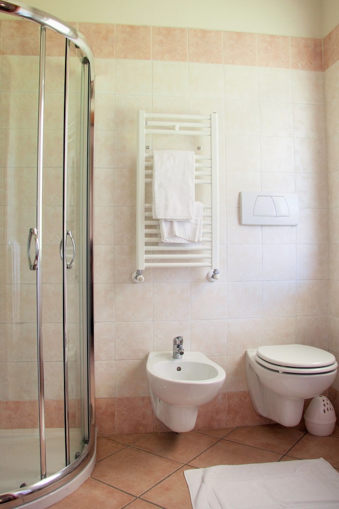 Hotel Ca' Serena — Hotel rooms in Sirmione, Lombardy